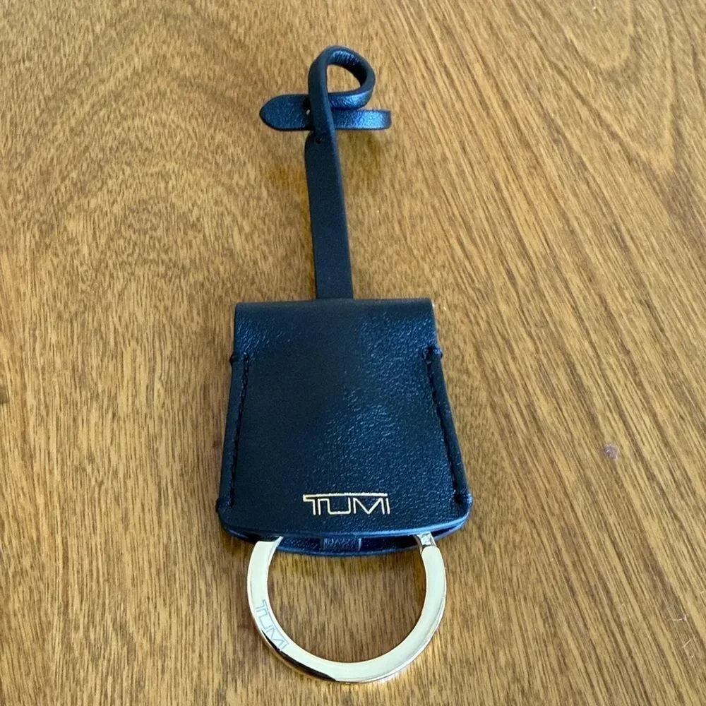 NWOT Tumi key fob